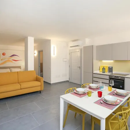 Hollidayhouse - Vista Mare Apartman